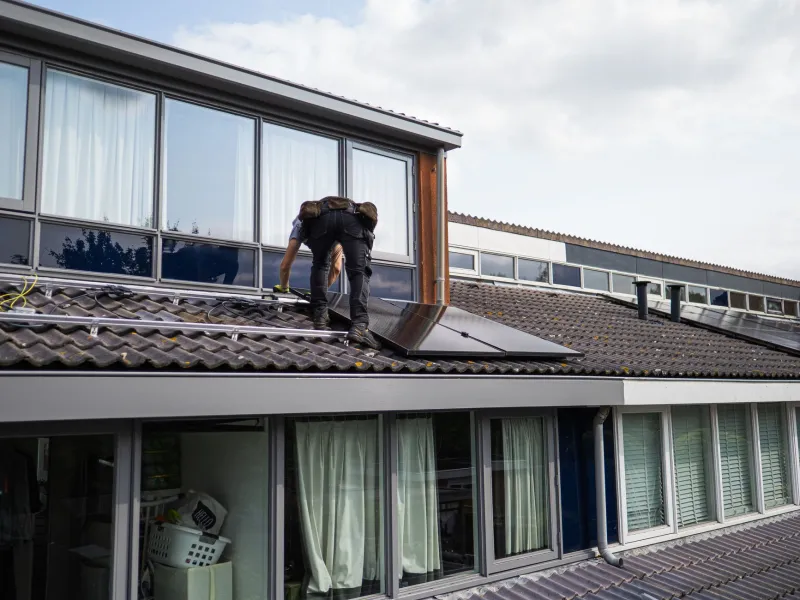 When Algorithms Optimize for the Screen: The Real-World Installation Gap in AI-Driven Solar Layout Tools